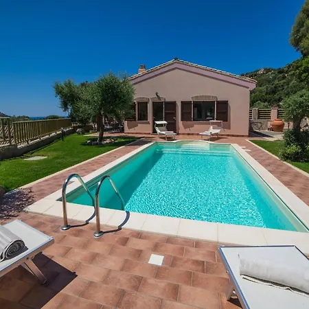 Villa Ara *